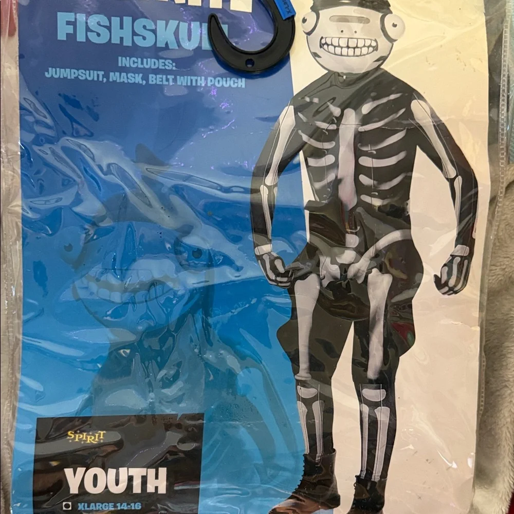Spirit Fortnite Fishskull Kids Costume - Picture 2 of 8
